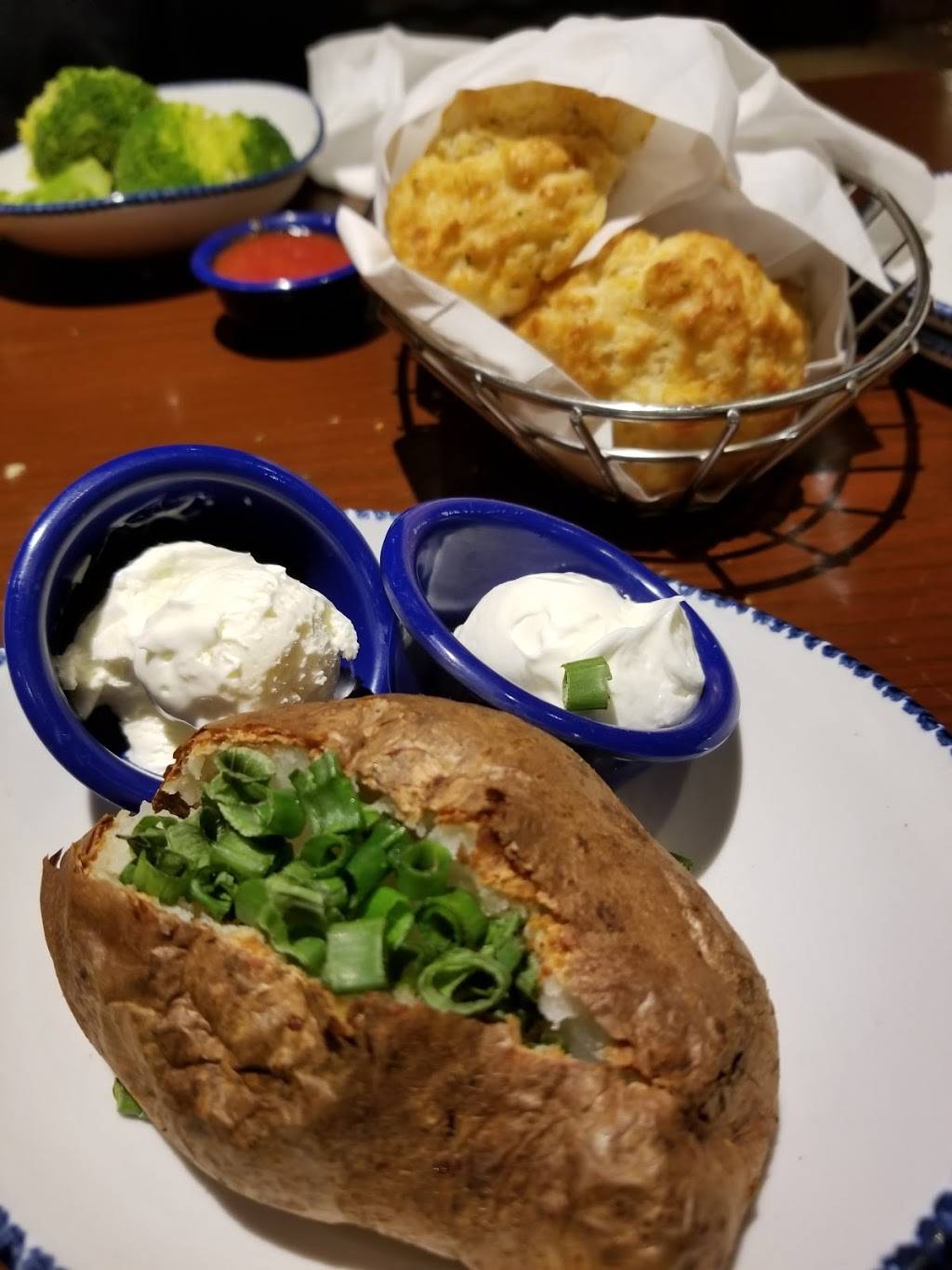 Red Lobster | restaurant | 2147 S Hamilton Rd, Columbus, OH 43232, USA | 6148643160 OR +1 614-864-3160