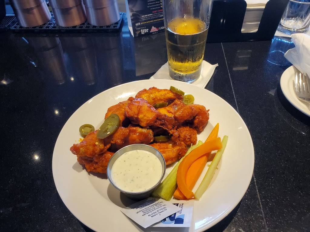 Recovery Sports Grill | restaurant | 1672 Sentinel Dr, Chesapeake, VA 23320, USA | 7578226920 OR +1 757-822-6920