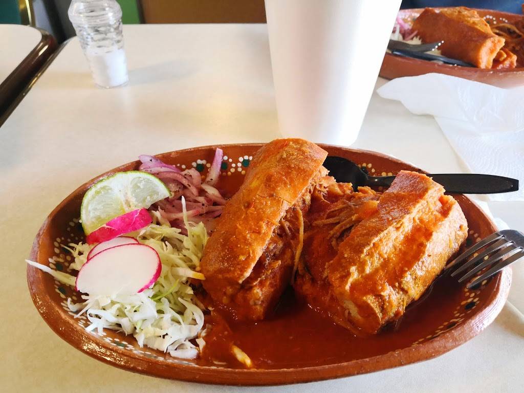 Birotes Tortas Ahogadas | restaurant | 3004 W Martin St, San Antonio, TX 78207, USA | 2103755230 OR +1 210-375-5230