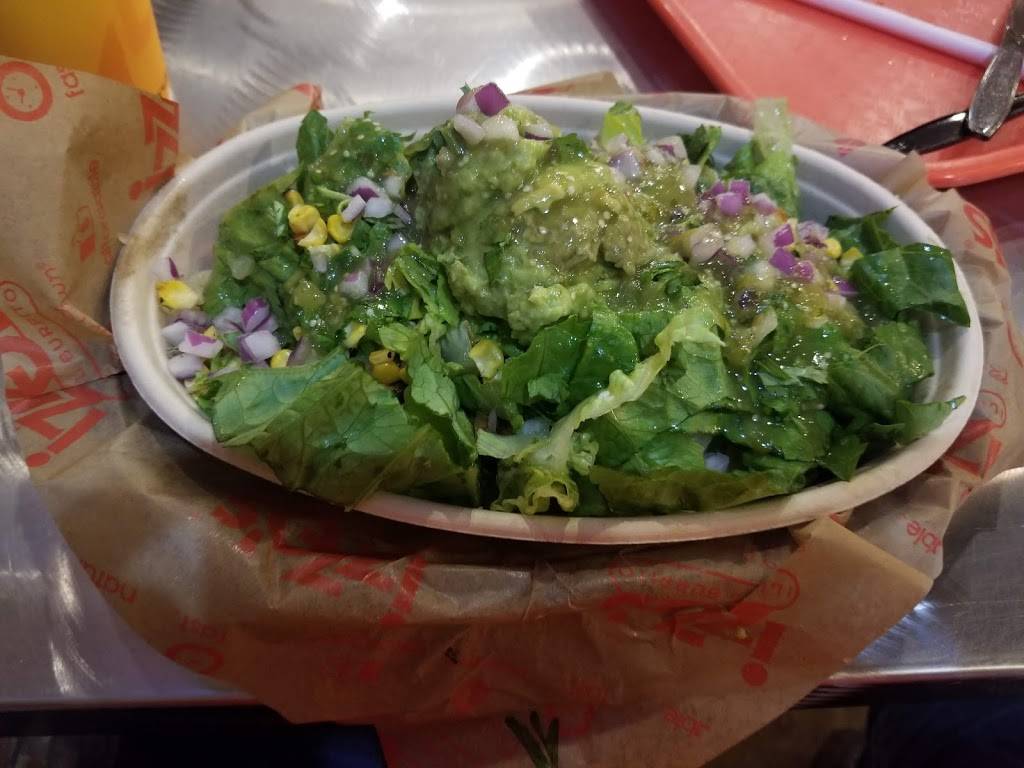 Izzos Illegal Burrito | restaurant | 70488 LA-21 #100, Covington, LA 70433, USA | 9853275114 OR +1 985-327-5114