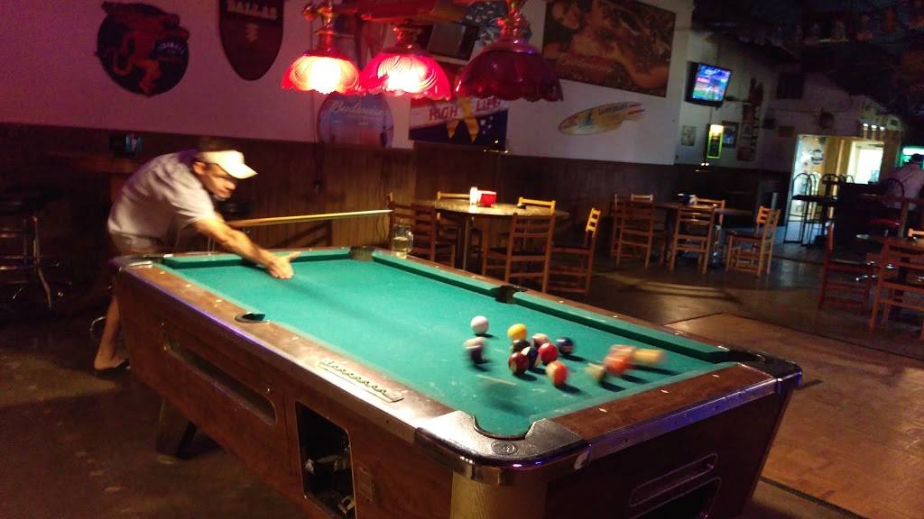 Neon Moon Restaurant and Social Club | restaurant | 4672 TX-154, Yantis, TX 75497, USA | 9033837008 OR +1 903-383-7008