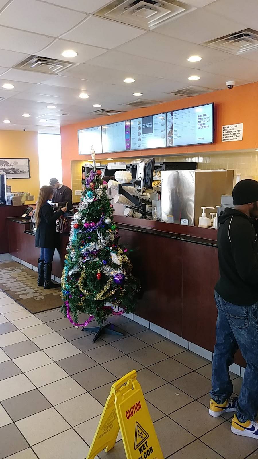 Dunkin | cafe | 7601 Lindbergh Blvd, Philadelphia, PA 19153, USA | 2153654291 OR +1 215-365-4291
