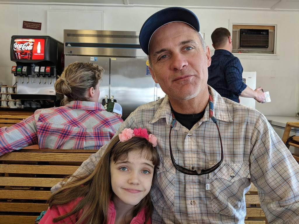 Tammys Diner | restaurant | 2 E Loudoun St, Round Hill, VA 20141, USA | 5403380080 OR +1 540-338-0080