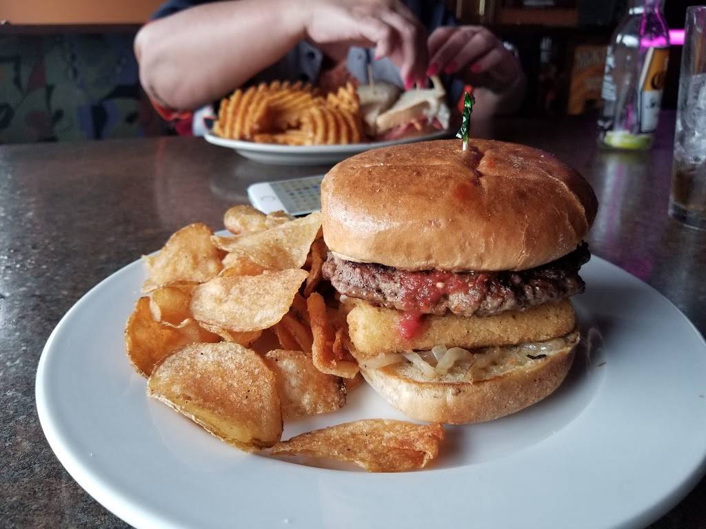 Celinas Bar & Grill | restaurant | 623 W Eleven Mile Rd, Madison Heights, MI 48071, USA | 2484396422 OR +1 248-439-6422