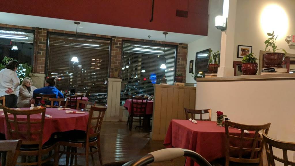 Moscas Italian Restaurant | restaurant | 3402 S Church St, Burlington, NC 27215, USA | 3365851911 OR +1 336-585-1911