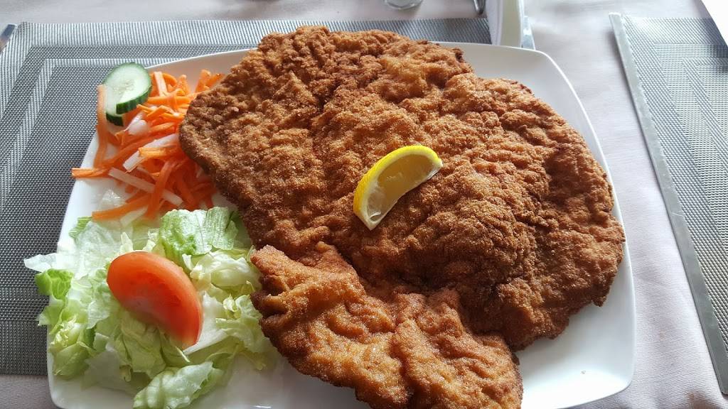 The Golden Pheasant | restaurant | 733 Lakeshore Rd E, Mississauga, ON L5G 1J7, Canada | 9057819374 OR +1 905-781-9374