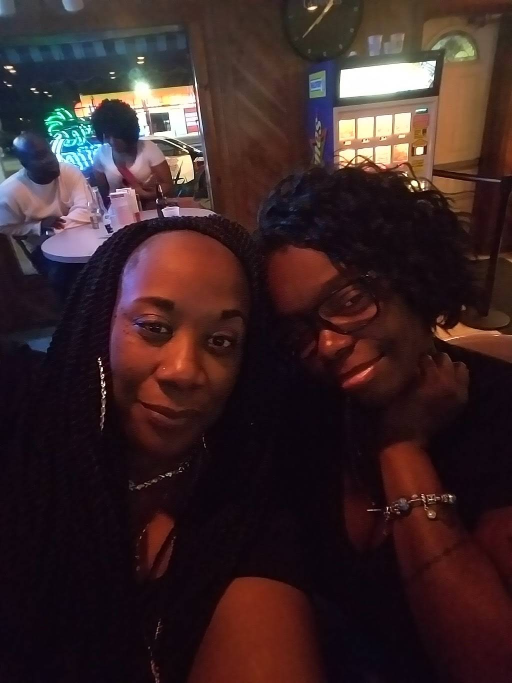 Matties Cafe | restaurant | 750 Boston Rd, Springfield, MA 01119, USA | 4137820085 OR +1 413-782-0085