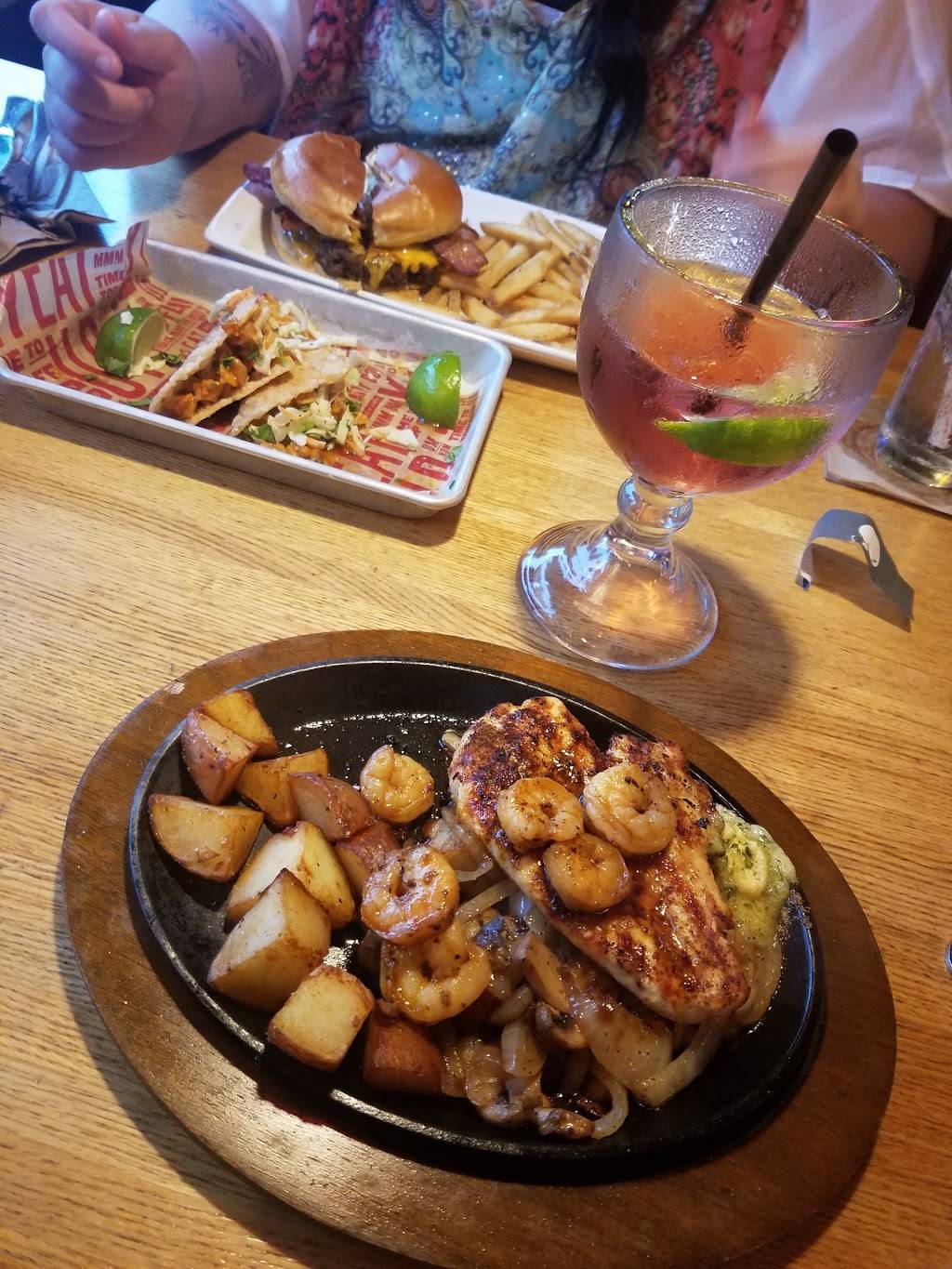 Applebees Grill + Bar | restaurant | 251 N Main St, Watertower Plaza, Leominster, MA 01453, USA | 9784669223 OR +1 978-466-9223