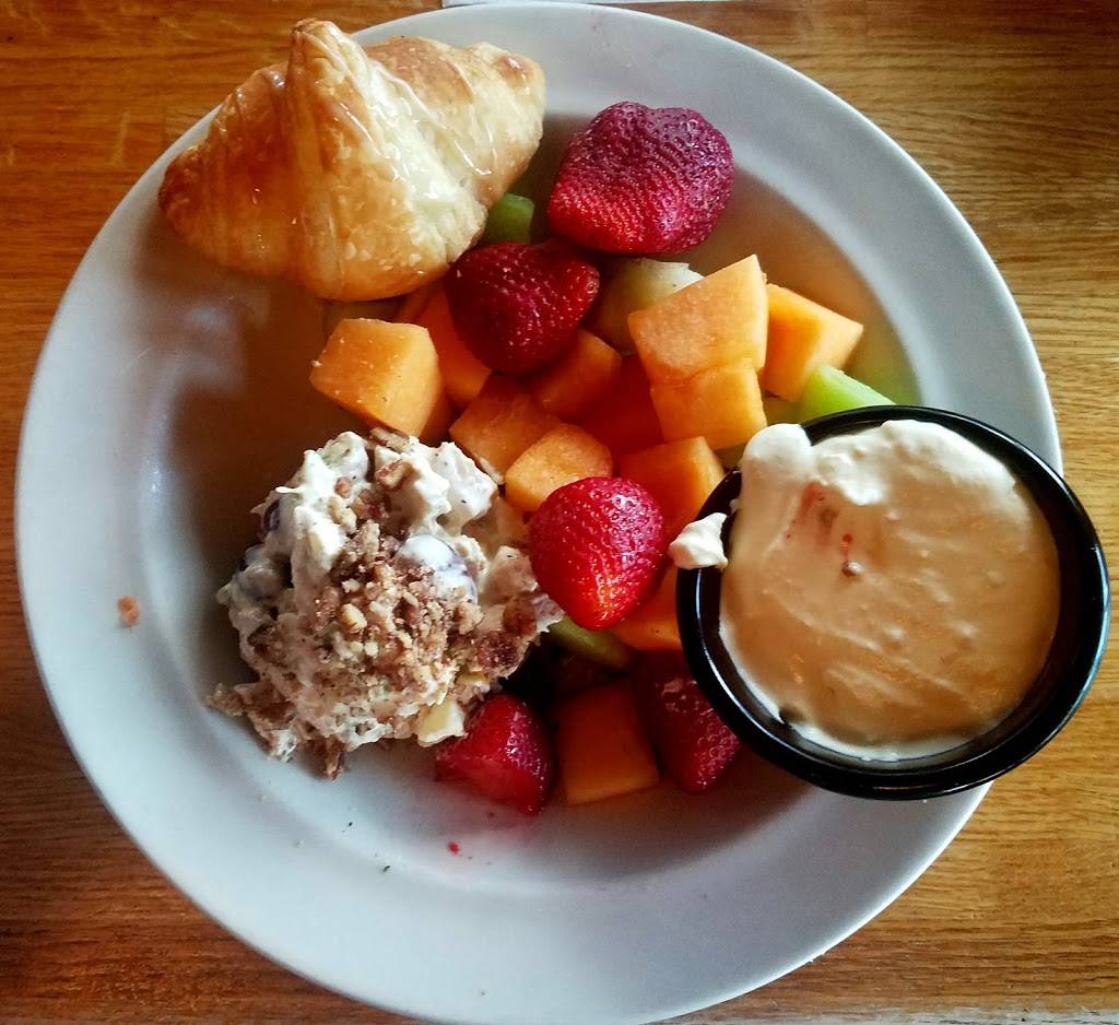 Raffertys | restaurant | 988 Breckenridge Ln, Louisville, KY 40207, USA | 5028973900 OR +1 502-897-3900