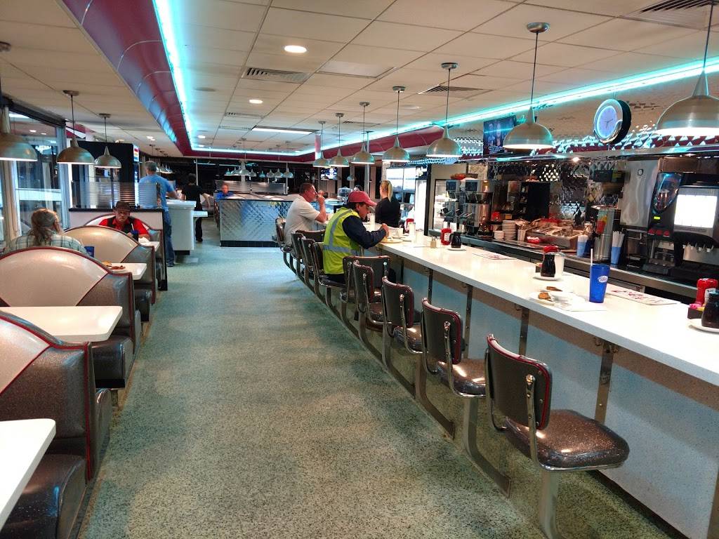 Lesters Diner | restaurant | 250 FL-84, Fort Lauderdale, FL 33315, USA | 9545255641 OR +1 954-525-5641