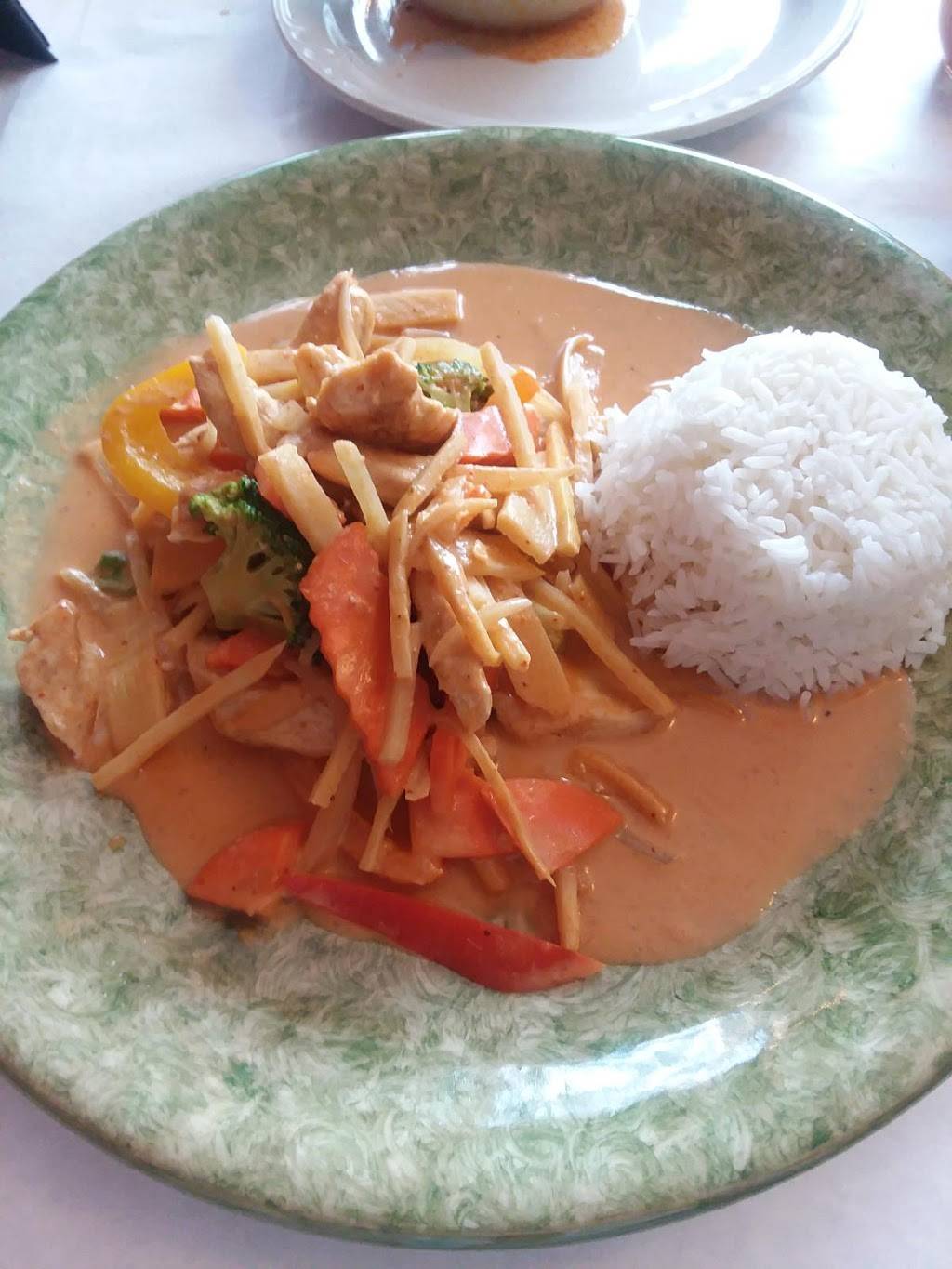 Sabinos Latin & Asian Bistro | restaurant | 208 W Wisconsin Ave, Neenah, WI 54956, USA | 9209699549 OR +1 920-969-9549