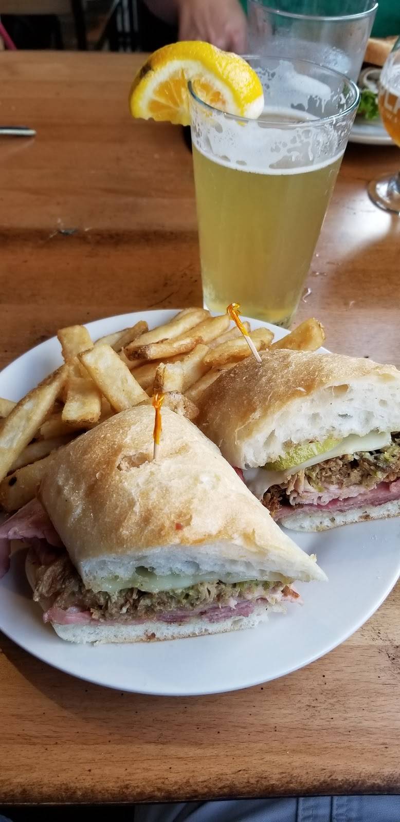 Upland Brewery | restaurant | 1201 Prospect St, Indianapolis, IN 46203, USA | 3176723426 OR +1 317-672-3426