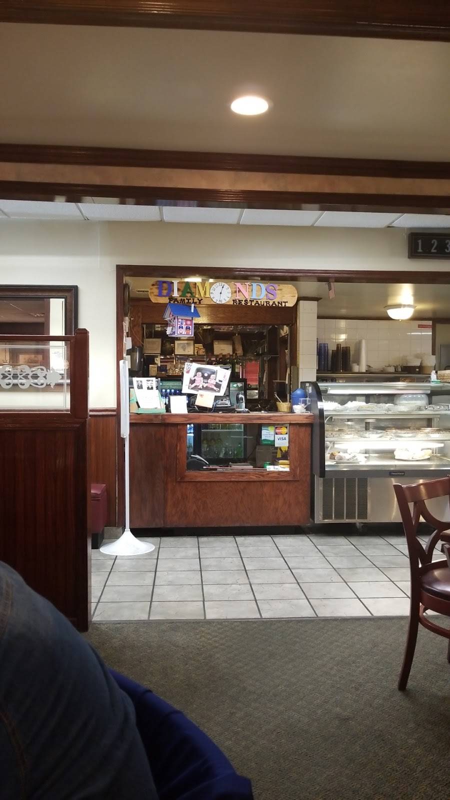 Diamonds Family Restaurant | restaurant | 2959 N Oakland Ave, Decatur, IL 62526, USA | 2178756051 OR +1 217-875-6051