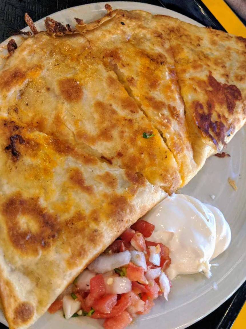 Fuzzys Taco Shop | restaurant | 6010 Azle Ave, Fort Worth, TX 76135, USA | 8172378292 OR +1 817-237-8292