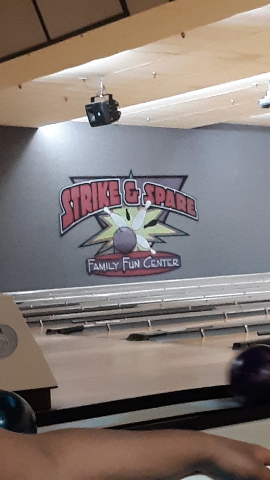Strike & Spare Fountain Lanes | restaurant | 3315 N Broadway, Knoxville, TN 37917, USA | 8656874611 OR +1 865-687-4611
