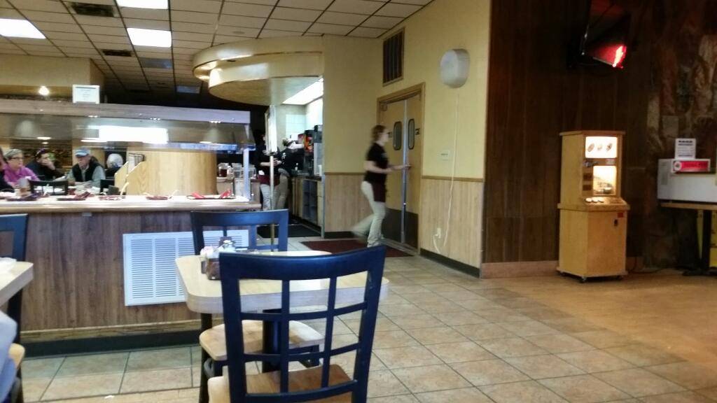 Cherokee Restaurant | restaurant | 205 S Walbaum Rd, Calumet, OK 73014, USA | 4058842508 OR +1 405-884-2508