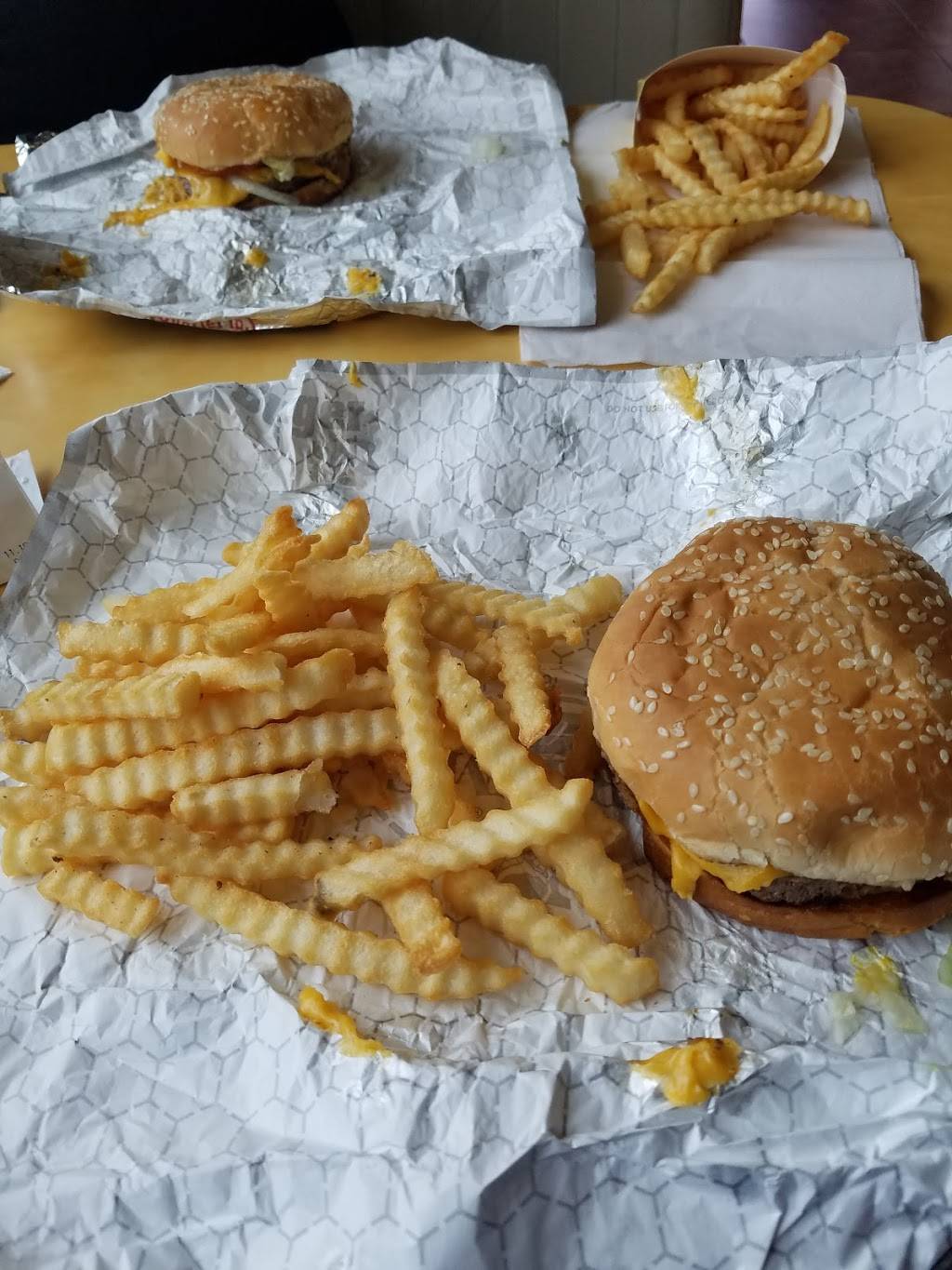 Braums Ice Cream & Burger Restaurant | restaurant | 6601 Camp Bowie Blvd, Fort Worth, TX 76116, USA | 8175709546 OR +1 817-570-9546