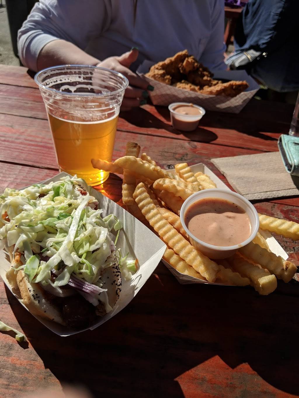 Jakes | restaurant | 2112 Devine St, Columbia, SC 29205, USA | 8037084788 OR +1 803-708-4788