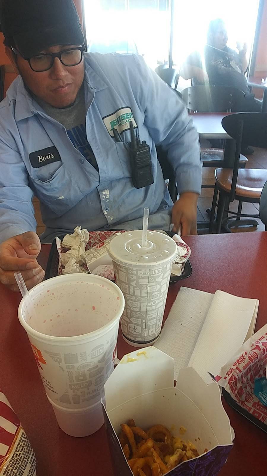 Jack in the Box | restaurant | 1921 W Broadway Rd, Phoenix, AZ 85041, USA | 6023059019 OR +1 602-305-9019