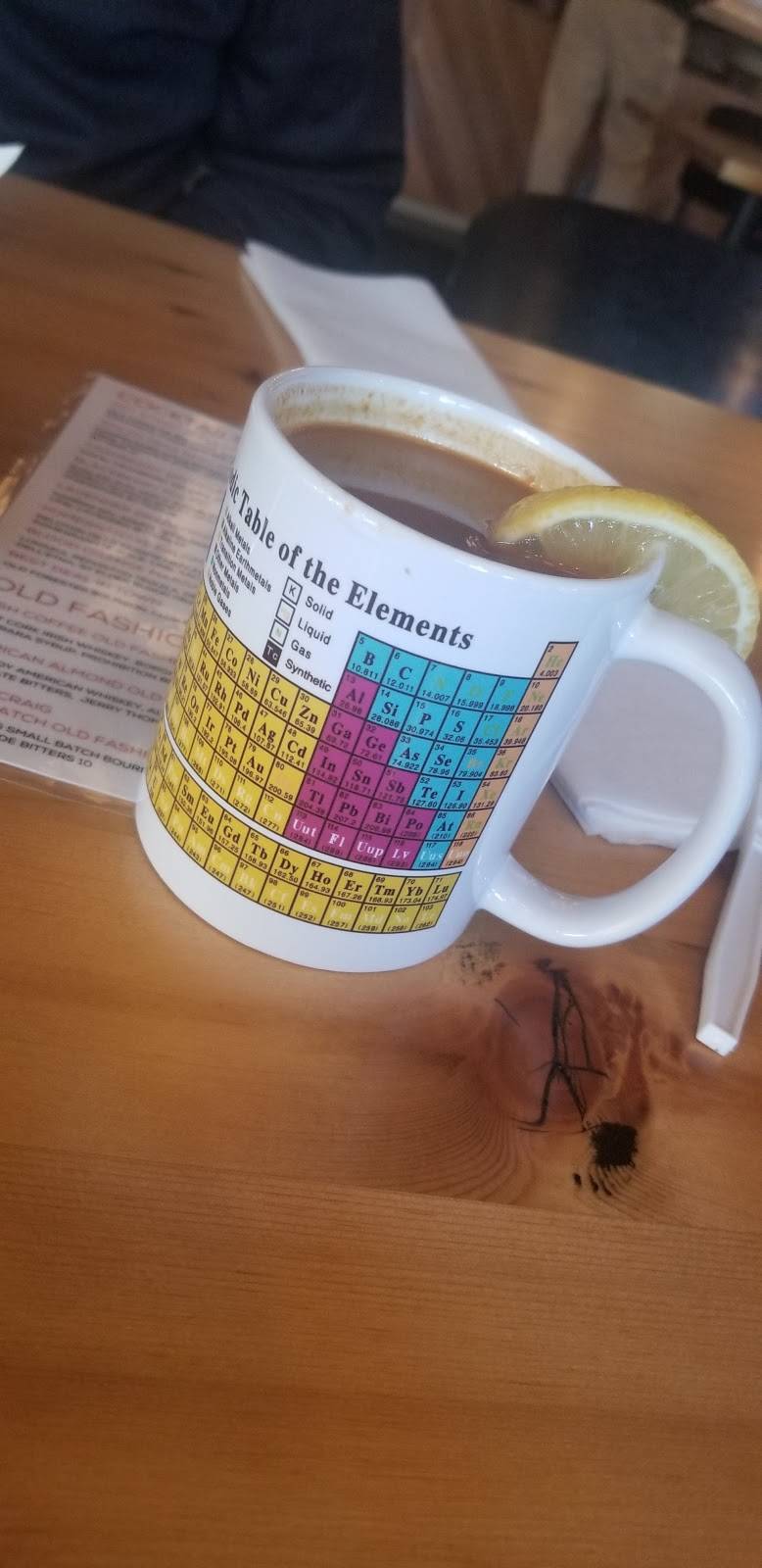 Chomp Kitchen and Drinks | restaurant | 117 Ives St, Providence, RI 02906, USA | 4015377556 OR +1 401-537-7556