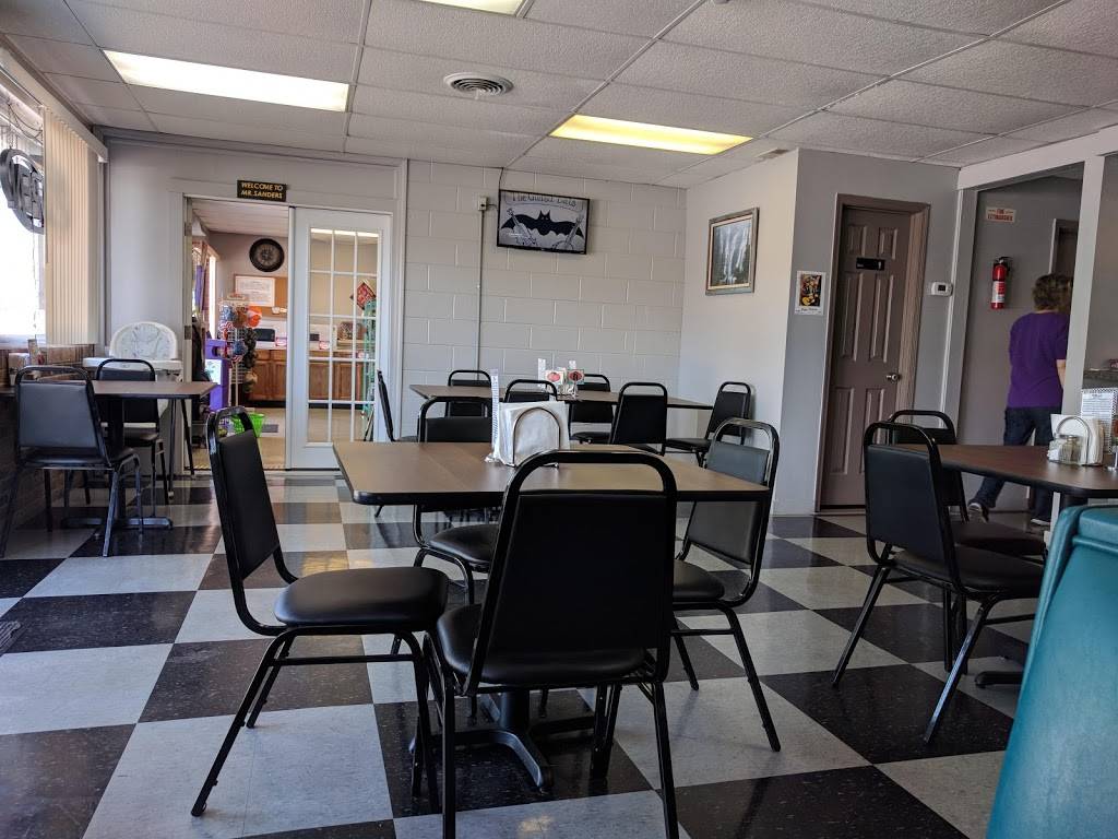 Fiddlers Diner | restaurant | 113 Old South Church St, Mountain City, TN 37683, USA | 4352012548 OR +1 435-201-2548