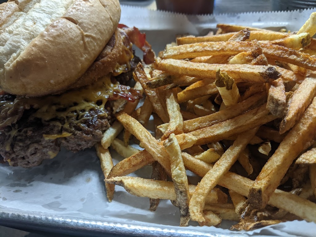 Country cafe | restaurant | 333 E Walnut St, East Canton, OH 44730, USA | 3304880843 OR +1 330-488-0843