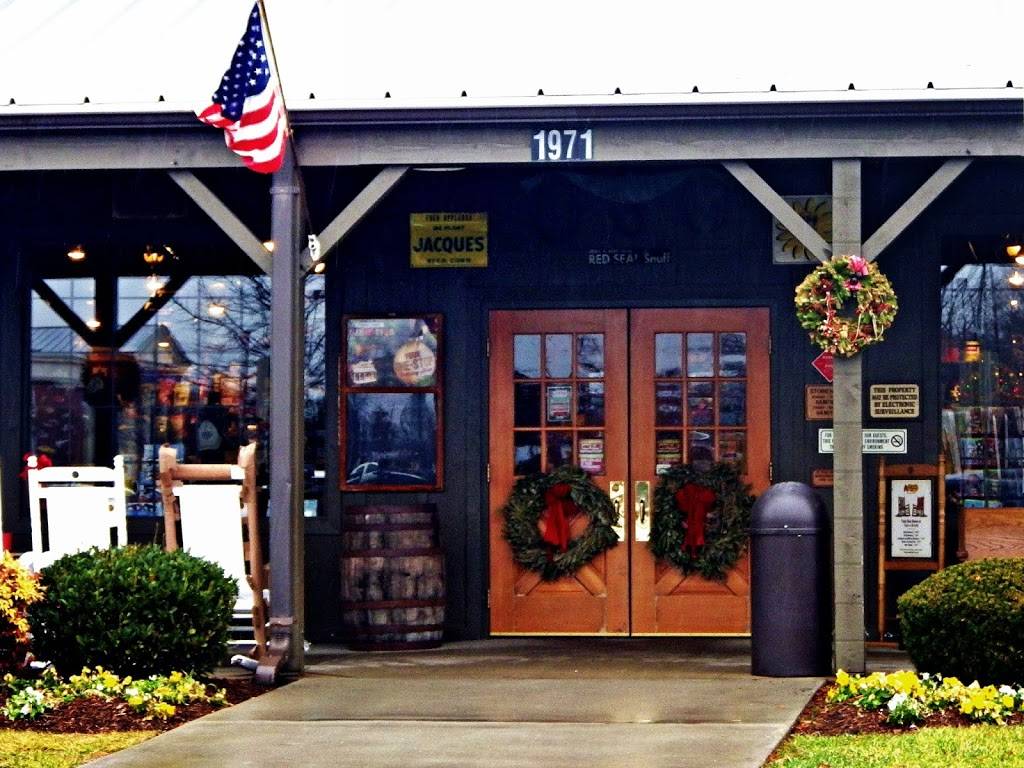 Cracker Barrel Old Country Store | restaurant | 1971 Carl D. Silver Parkway, Fredericksburg, VA 22401, USA | 5407858352 OR +1 540-785-8352