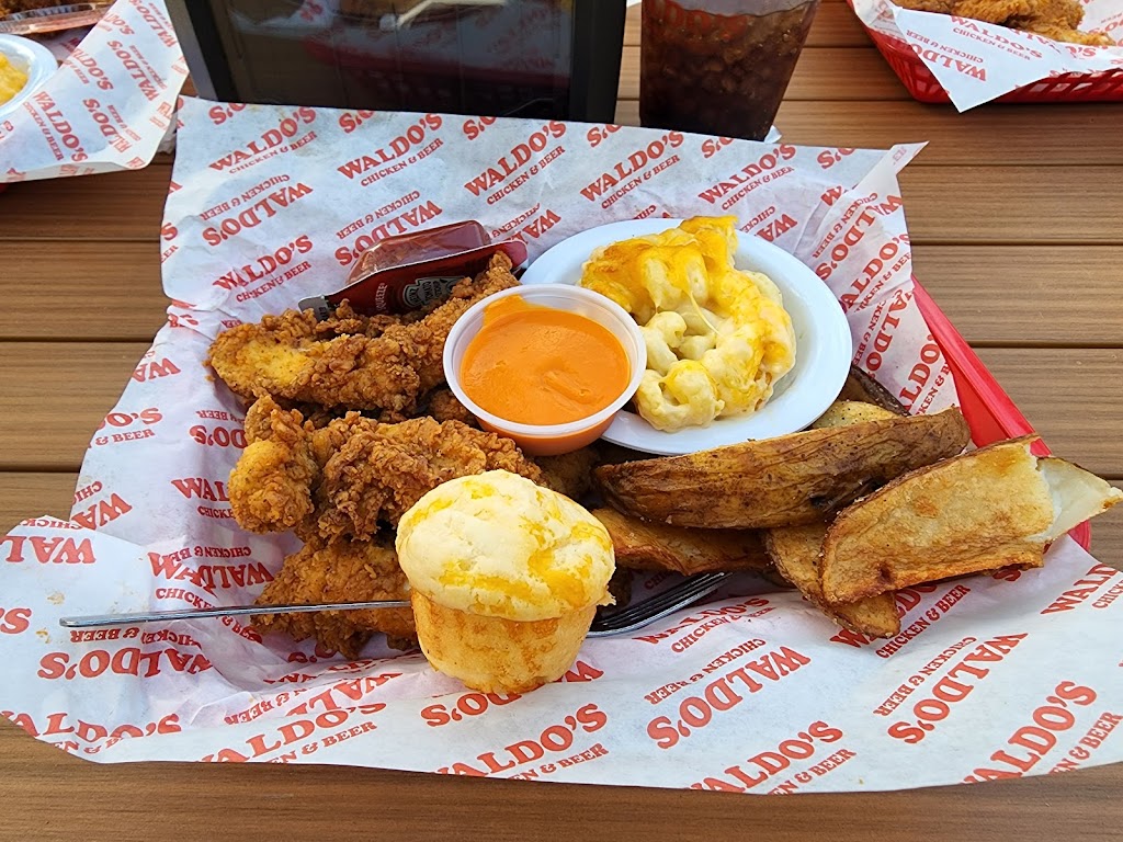 Waldos Chicken & Beer | restaurant | 3009 Pump House Rd, Vestavia Hills, AL 35243, USA | 2056350002 OR +1 205-635-0002