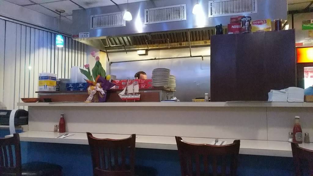 Greek Town Gyros | restaurant | 65 Park Ave, Rutherford, NJ 07070, USA | 2016720045 OR +1 201-672-0045