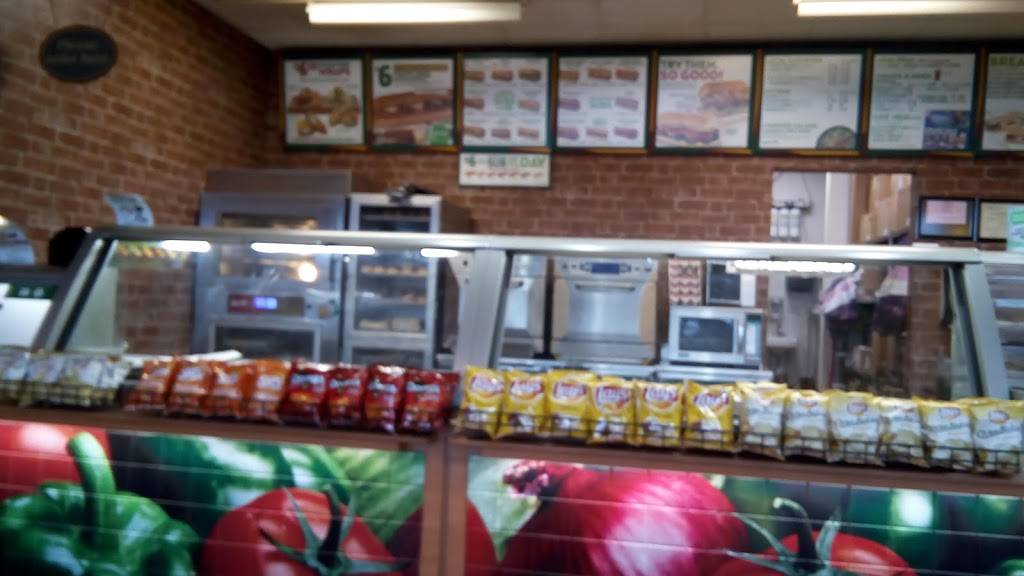 Subway | meal takeaway | 10329 Metcalf Ave, Overland Park, KS 66212, USA | 9136529366 OR +1 913-652-9366
