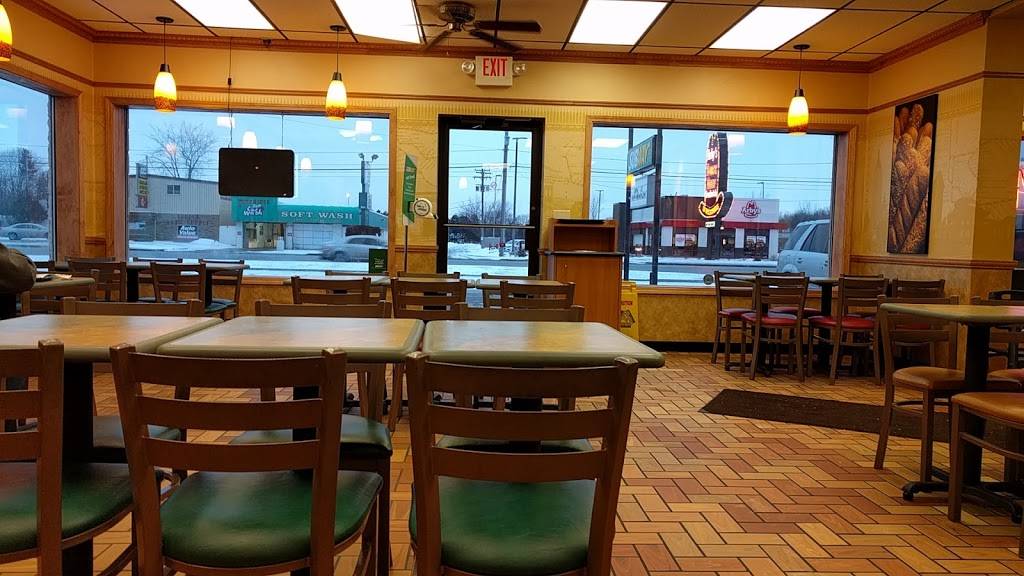 Subway | restaurant | 904 N Euclid Ave, Bay City, MI 48706, USA | 9896670400 OR +1 989-667-0400