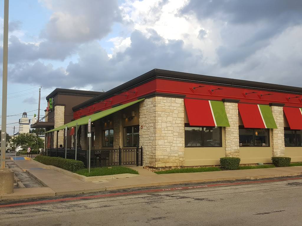 Chilis Grill & Bar | restaurant | 6121 Westheimer Rd, Houston, TX 77057, USA | 8322510454 OR +1 832-251-0454