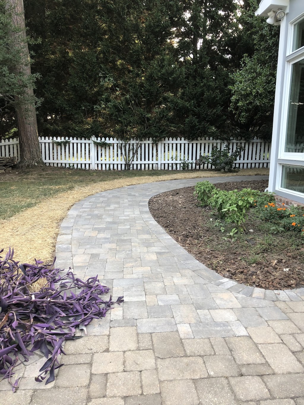 Roanoke Landscapes | restaurant | 3348 Salem Turnpike NW, Roanoke, VA 24017, USA | 5407720079 OR +1 540-772-0079