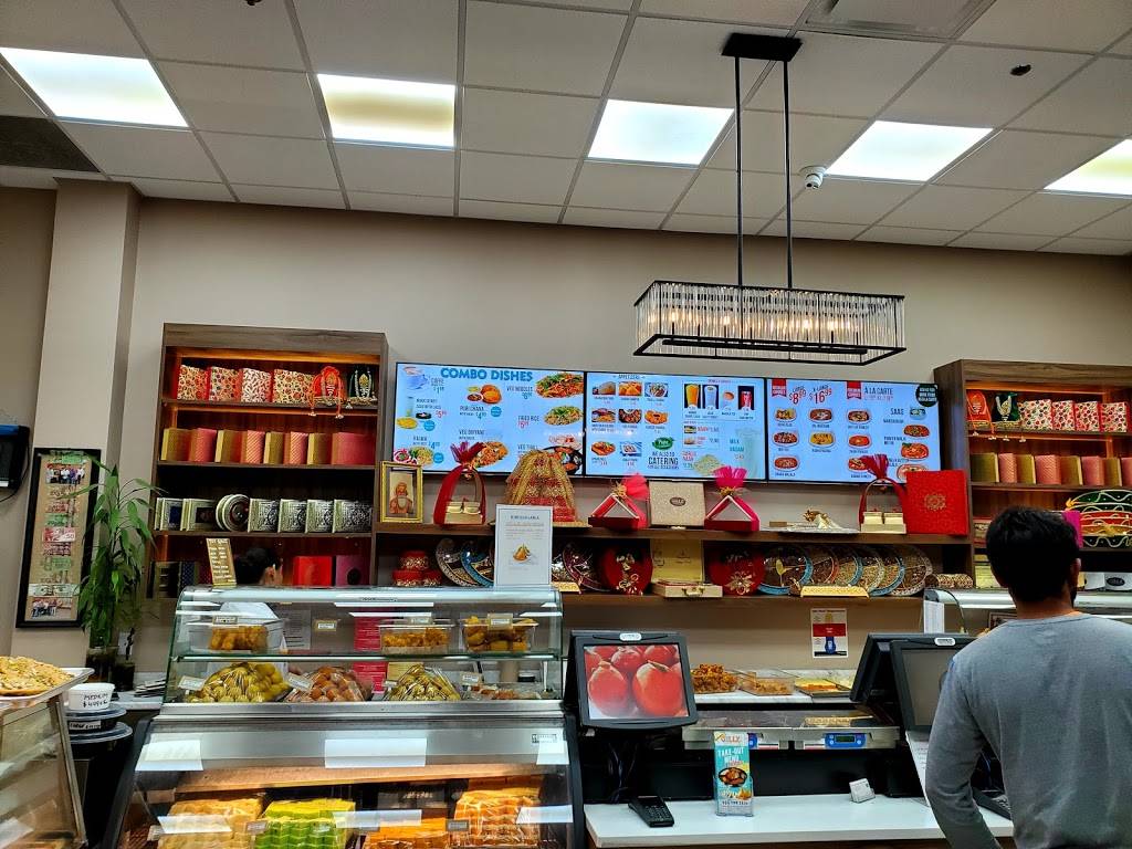 Gillz Sweet | restaurant | 2131 Williams Pkwy, Brampton, ON L6S 6B8, Canada | 9057992616 OR +1 905-799-2616