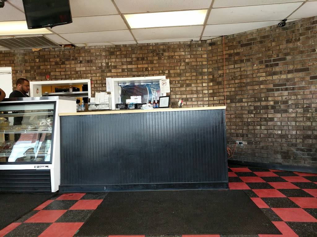 Hot Sauce Williams Barbecue | restaurant | 3770 Lee Rd, Cleveland, OH 44128, USA | 2169214704 OR +1 216-921-4704