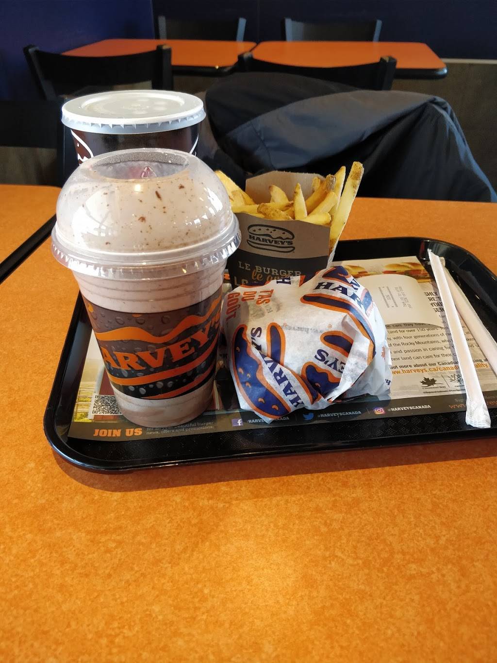 Harveys | restaurant | 550 Fennell Ave E, Hamilton, ON L8V 4S9, Canada | 9053854028 OR +1 905-385-4028