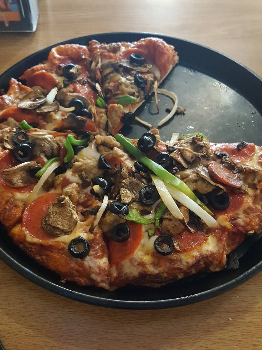 Round Table Pizza | meal delivery | 2506 E Chapman Ave, Fullerton, CA 92831, USA | 7148714481 OR +1 714-871-4481