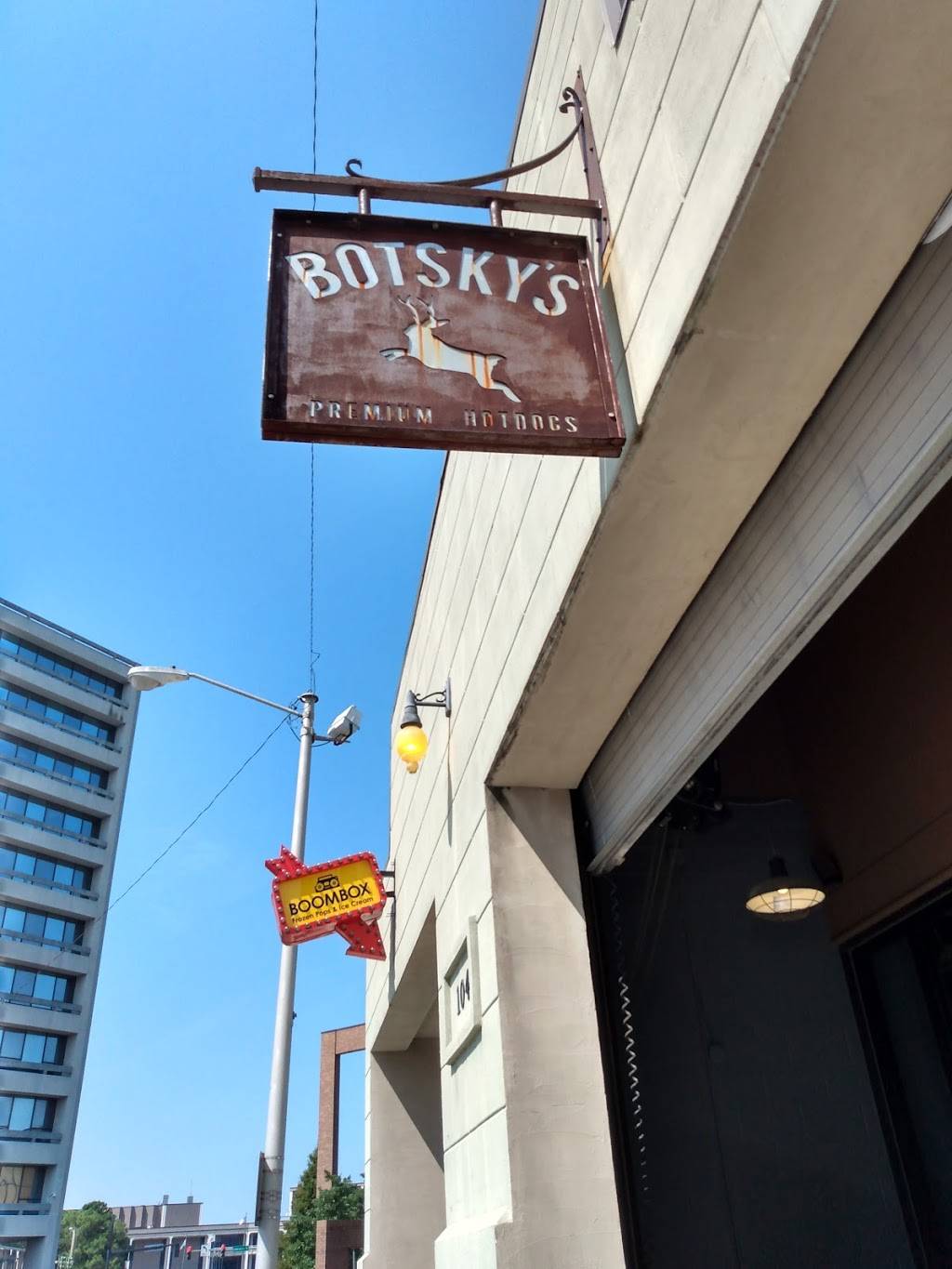 Botskys | restaurant | 104 W Pujo St, Lake Charles, LA 70601, USA | 3374911155 OR +1 337-491-1155