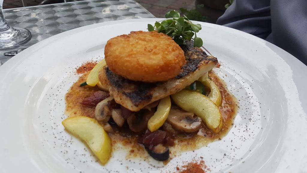 Tess | restaurant | 2499 N Bartlett Ave, Milwaukee, WI 53211, USA | 4149648377 OR +1 414-964-8377