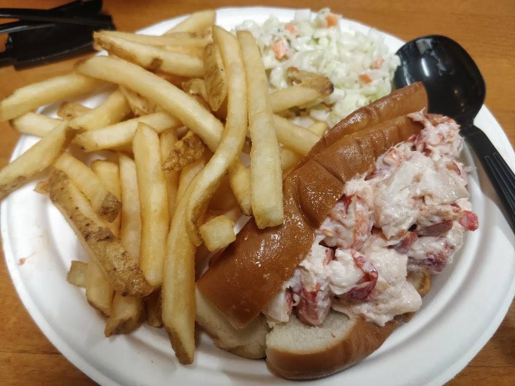 Lobster Claw Seafoods | restaurant | 3 Main St, North Reading, MA 01864, USA | 9786646349 OR +1 978-664-6349