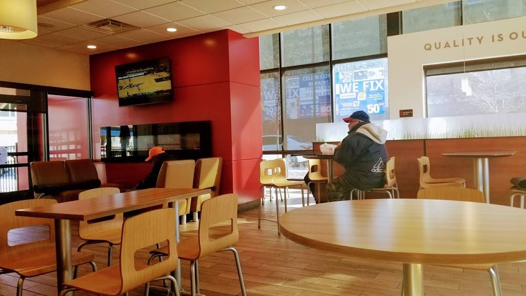 Wendys | restaurant | 6324 N Western Ave, Chicago, IL 60659, USA | 7732742994 OR +1 773-274-2994
