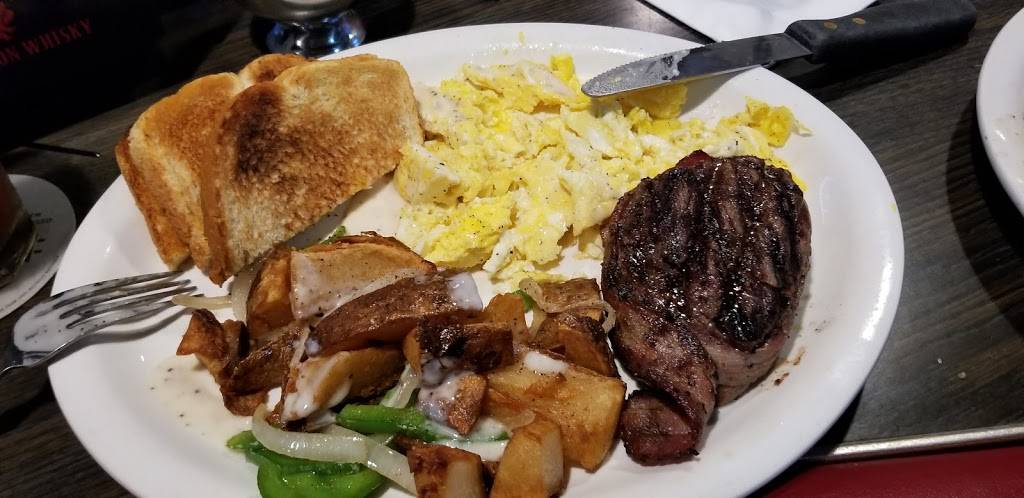 Bergies | restaurant | 16404 Delone St, Canyon Country, CA 91387, USA | 6612513133 OR +1 661-251-3133