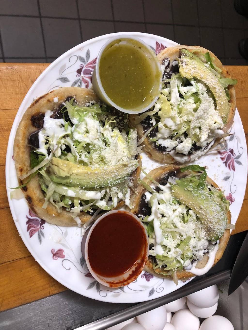 Mikes Pizza | meal delivery | 8125 5th Ave, Brooklyn, NY 11209, USA | 7185687627 OR +1 718-568-7627