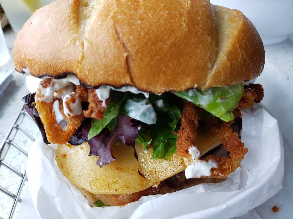 Cubbys | restaurant | 2130 Highland Dr, Salt Lake City, UT 84106, USA | 8014672980 OR +1 801-467-2980