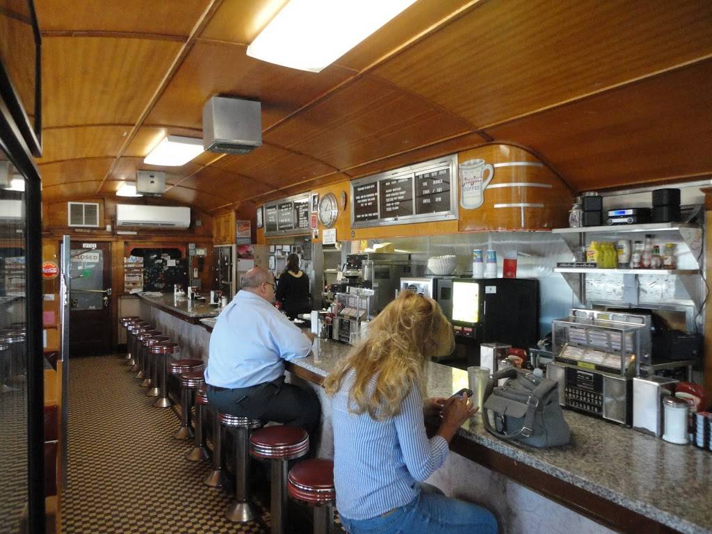 Miss Florence Diner | restaurant | 99 Main St, Florence, MA 01062, USA | 4135843137 OR +1 413-584-3137