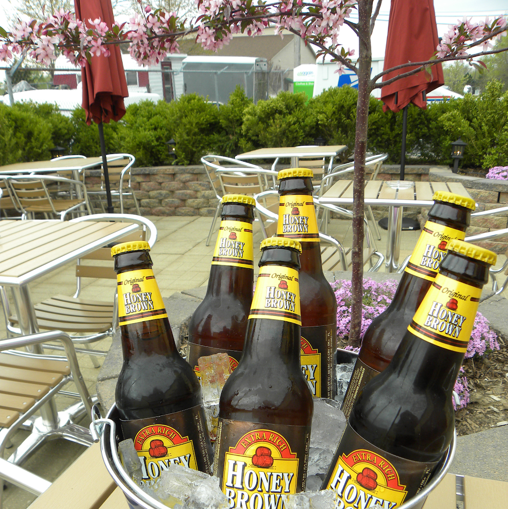 Tap House Pub and Patio | restaurant | 9015 Veterans Memorial Pkwy, OFallon, MO 63366, USA | 6364392390 OR +1 636-439-2390