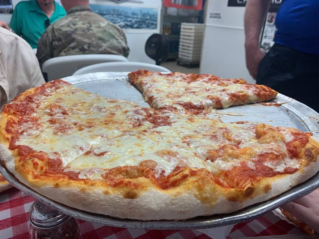 Bostons Pizza | restaurant | 25 Kaneohe Bay Dr, Kailua, HI 96734, USA | 8082548055 OR +1 808-254-8055