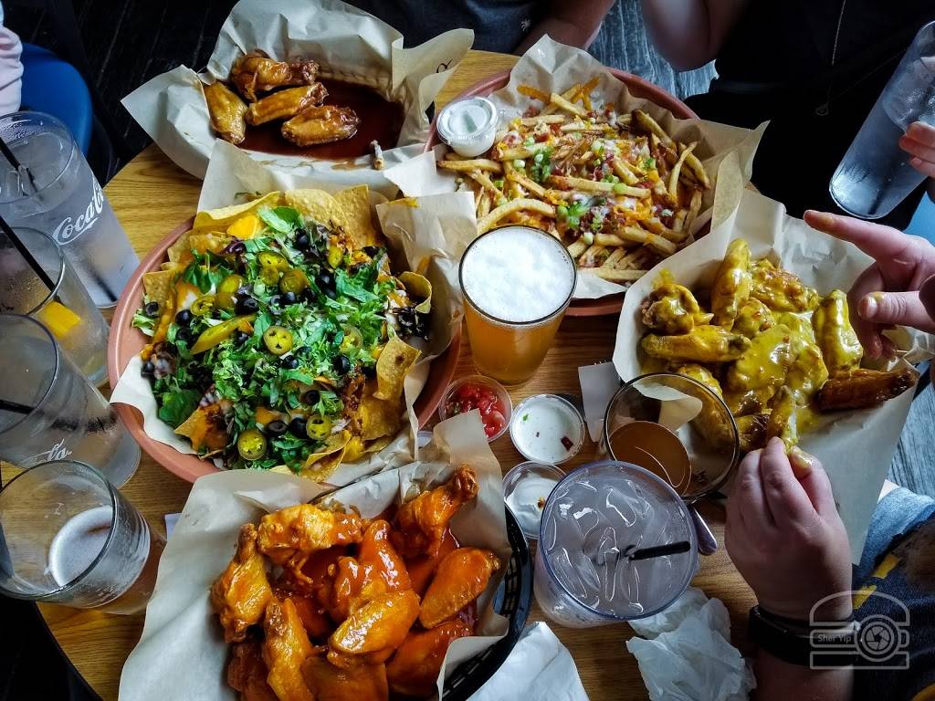 Almost Heaven Bar & Grill | restaurant | 374 High St, Morgantown, WV 26505, USA | 3049437377 OR +1 304-943-7377