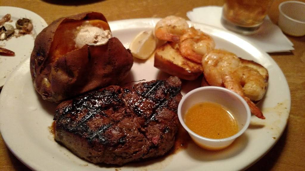 Texas Roadhouse | restaurant | 26 Whitten Rd, Augusta, ME 04330, USA | 2076218383 OR +1 207-621-8383