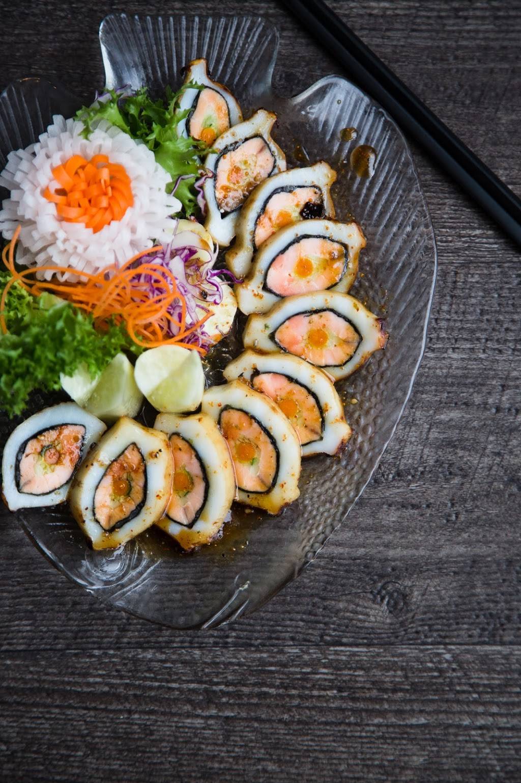 Green Tea Japanese Restaurant | restaurant | 2206 N Clark St, Chicago, IL 60614, USA | 7738838812 OR +1 773-883-8812